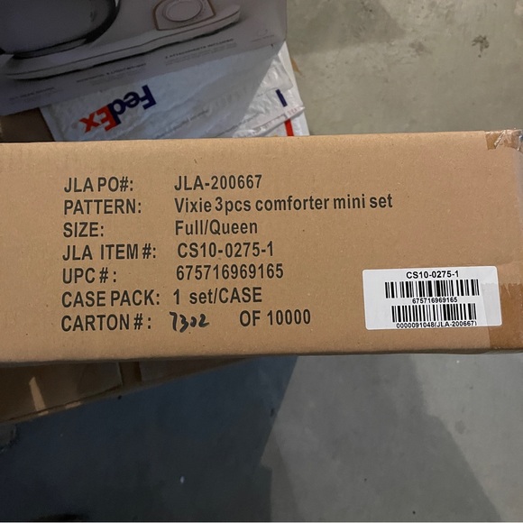 Queen/full 3pcs comforter set in black/grey - Picture 8 of 8